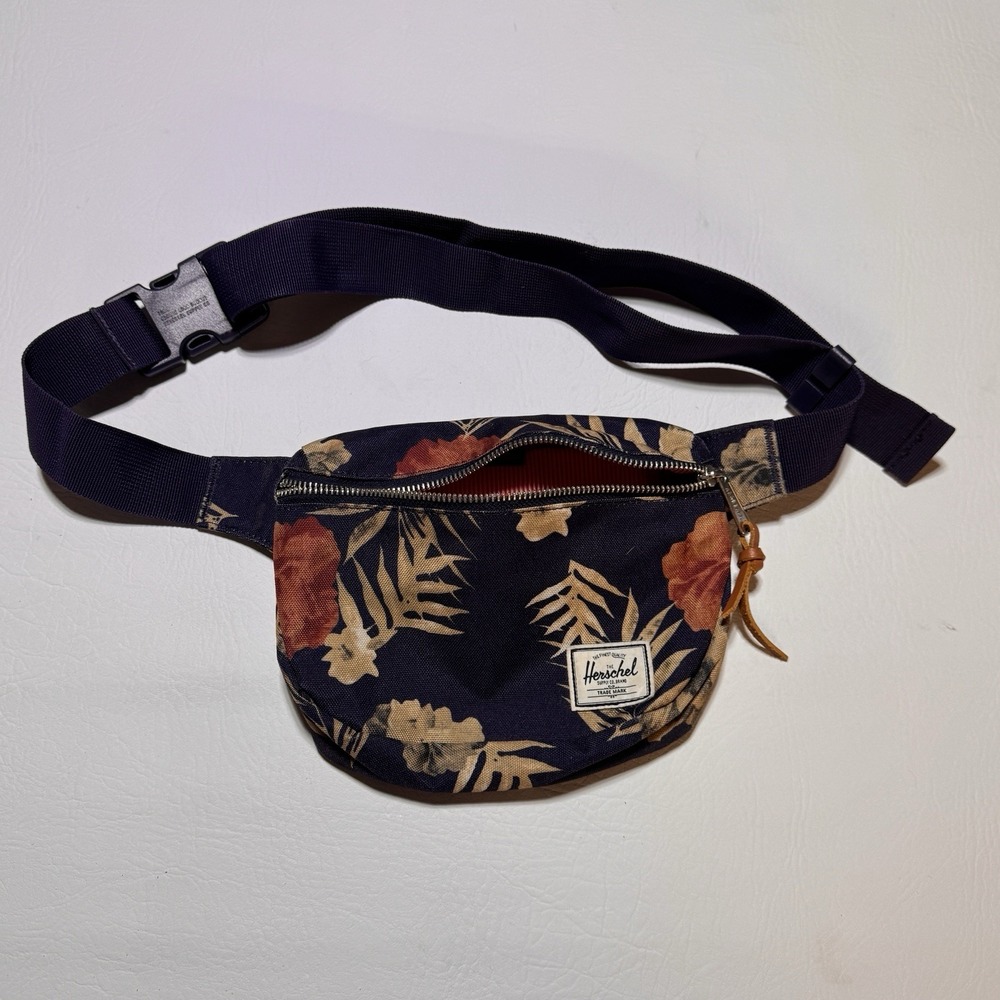 Herschel‎ Seventeen Hip Pack Unisex OS Navy Floral Tropical Gorpcore Festival